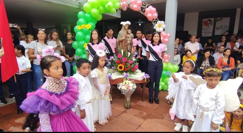Coronación de la virgen en SMP