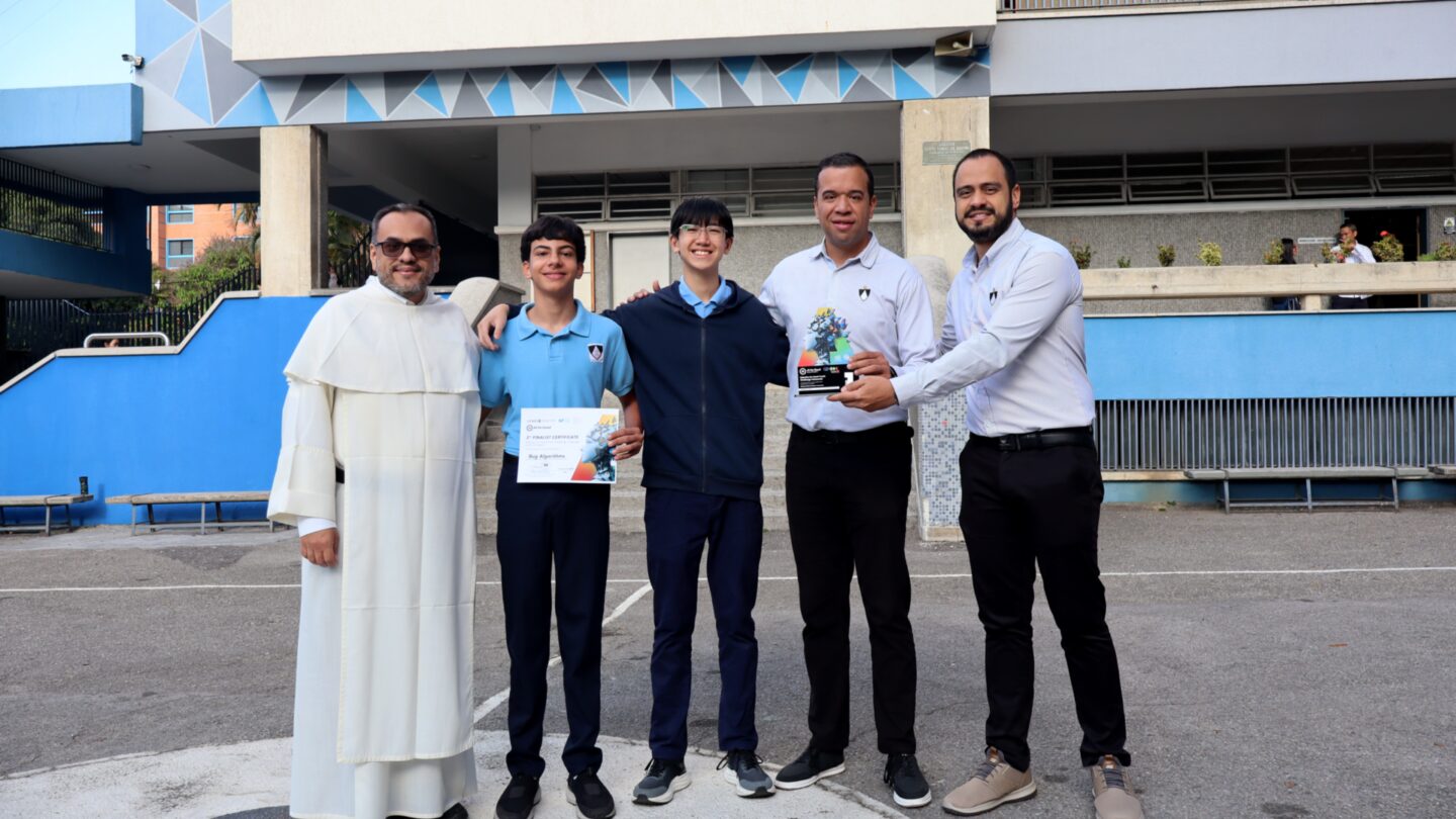 Foto – Ganadores con directivos